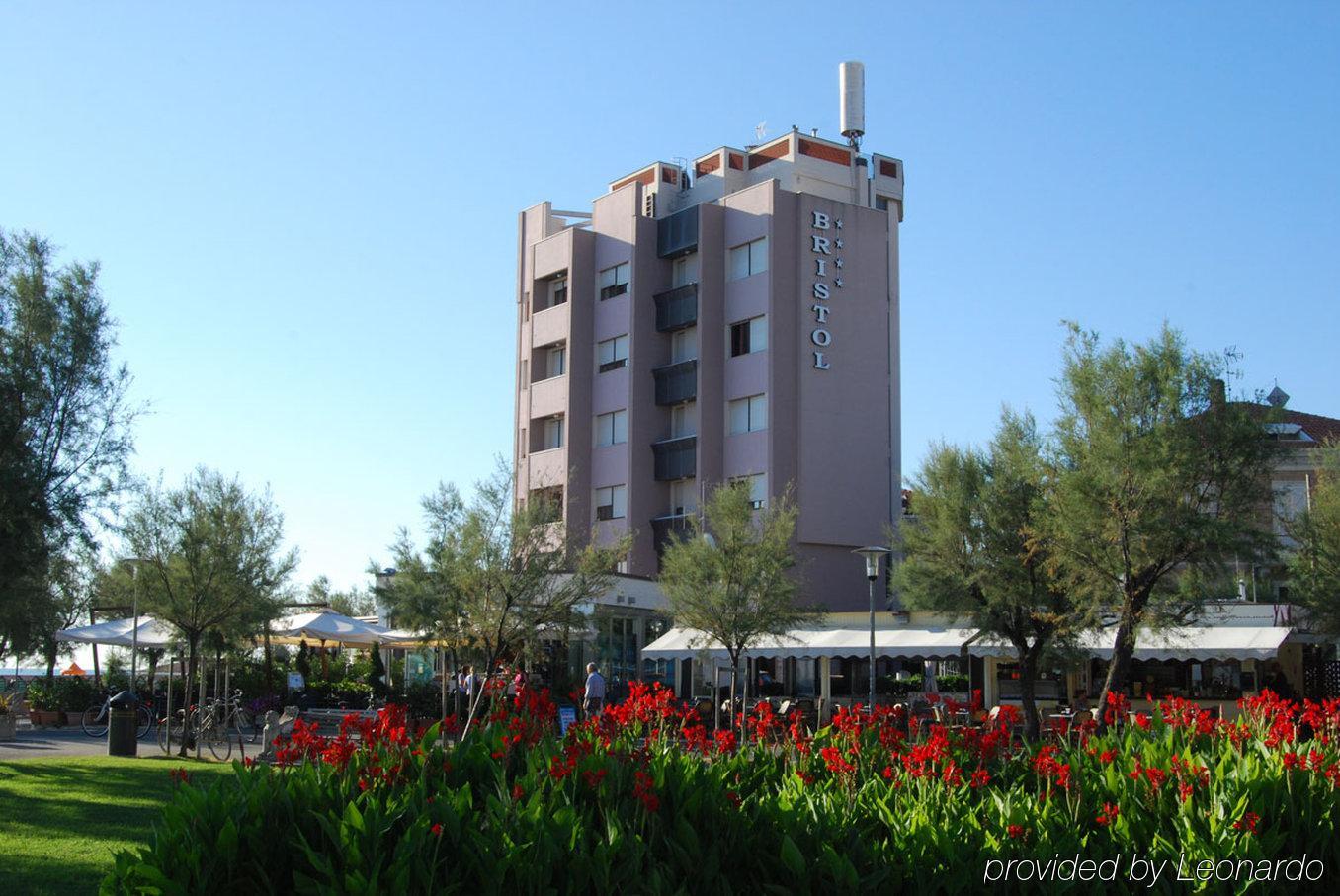 Hotel Bristol Pesaro Bagian luar foto