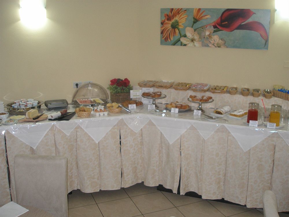 Hotel Bristol Pesaro Bagian luar foto